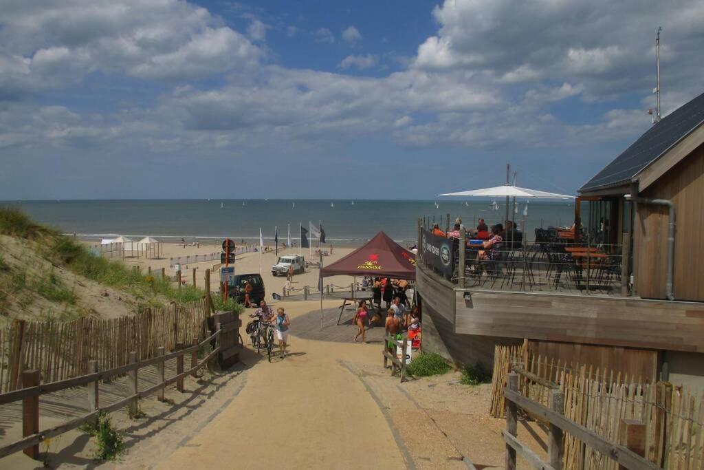 Appartement Residentie Astrid Met Private Parking Bredene Exterior photo
